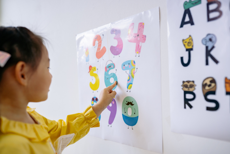 early signs and symptoms of autism in infants